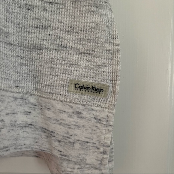 Calvin Klein Performance Waffle Cowl Neck Tunic Style Light Heather Gray Sweater - Picture 3 of 4